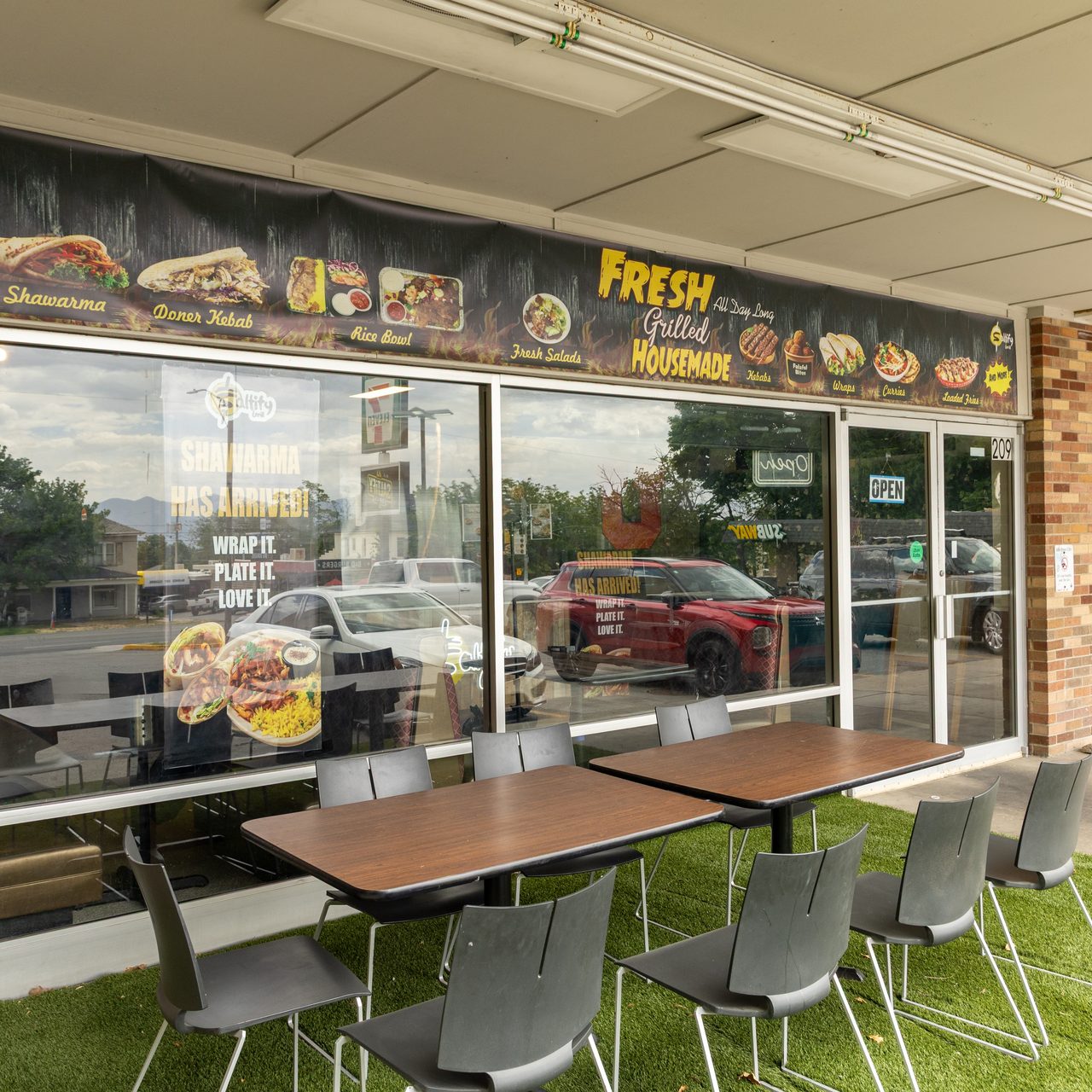 A Relaxed Dining Experience for Everyone