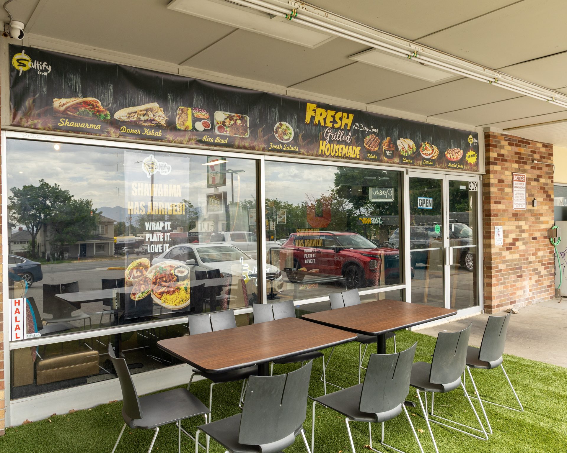 A Relaxed Dining Experience for Everyone